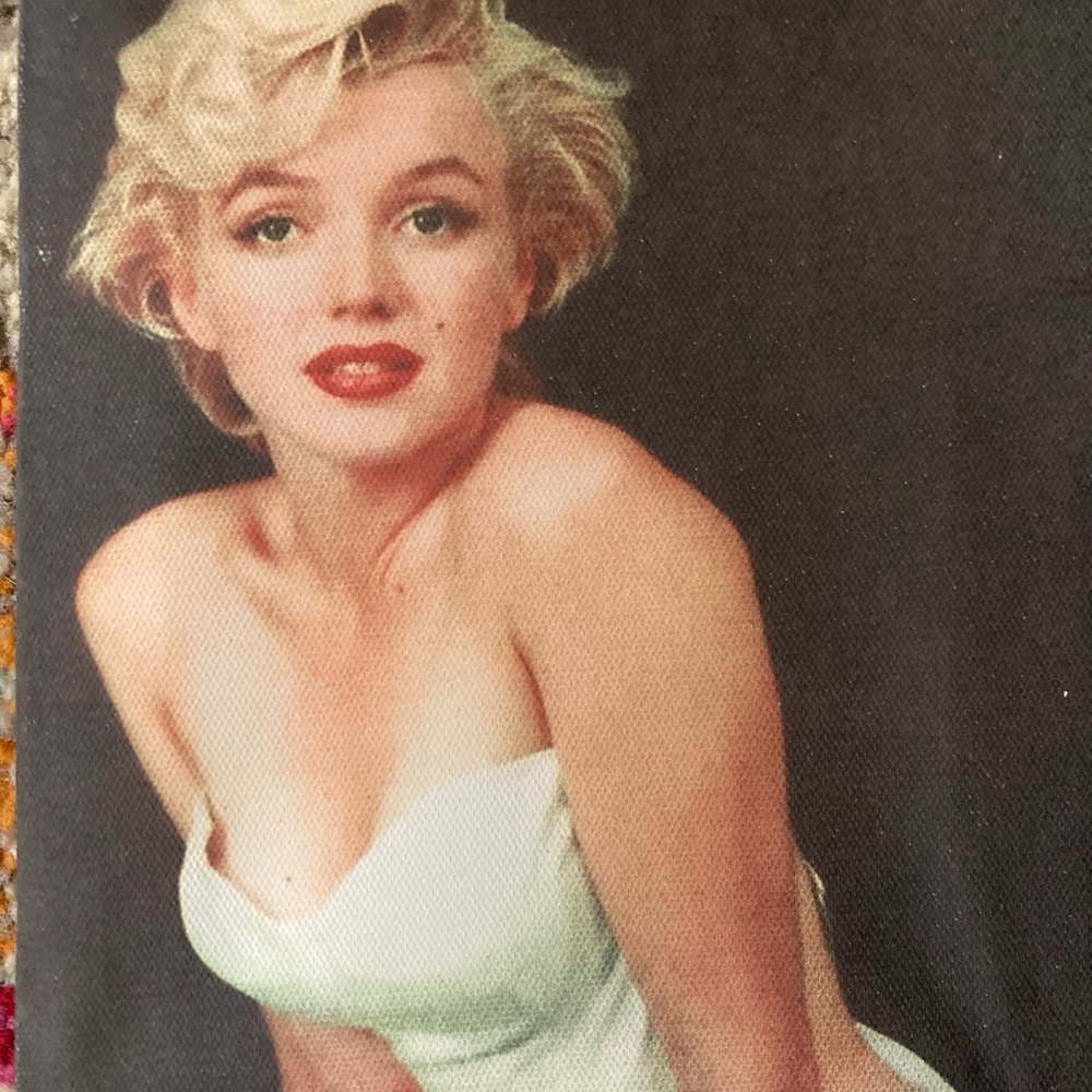 Marlyn Monroe color print on canvas. 4x4.